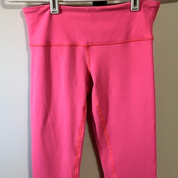 Lululemon Reversible Pink & Purple Capri Leggings Sz 4 - Picture 5 of 16